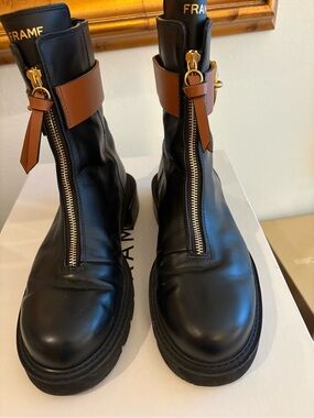 Frame Le Cinthia Motorcycle Boot Black Leather Front-Zip Boots with Brown Strap